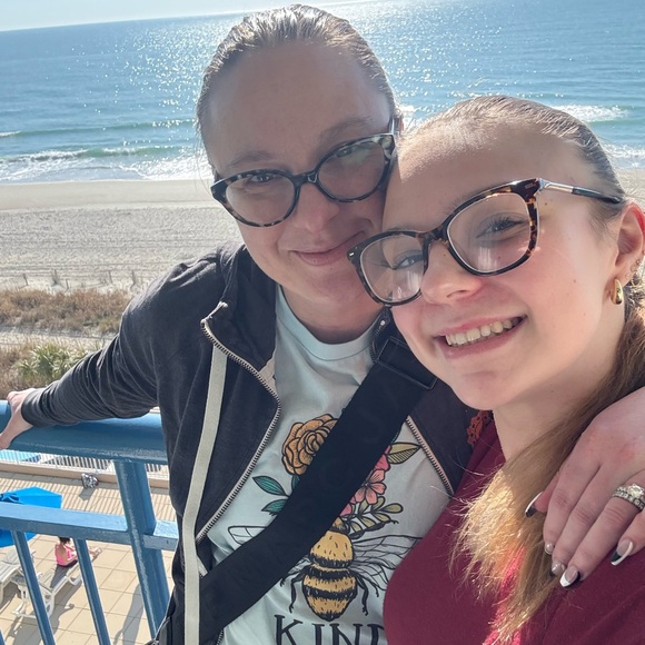 Accessories - Green Live Show Listing